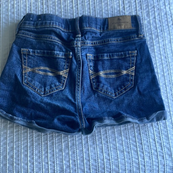 Abercrombie Kids Girls Jean Shorts 9/10 - Picture 4 of 5